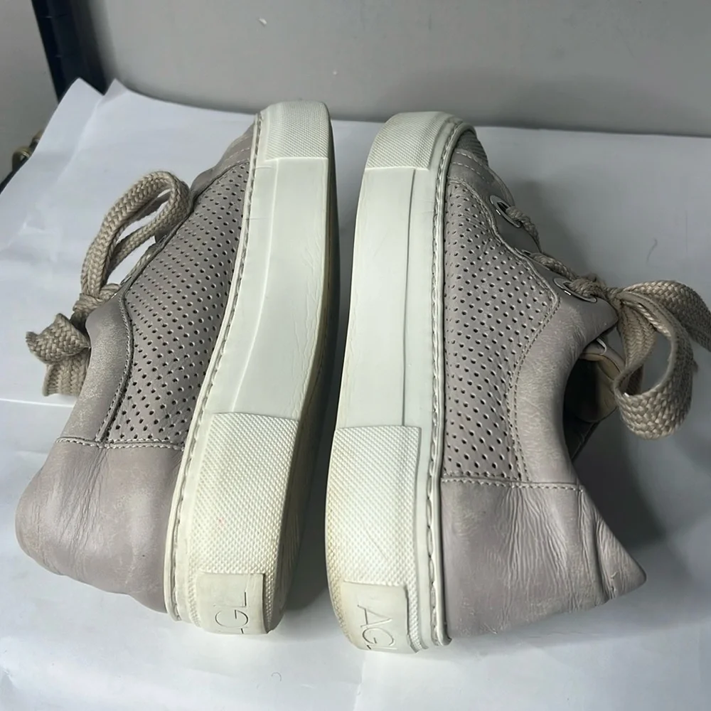 AGL Sz 37 US 7 Attilio Giusti Leombruni Perforated Platform Talc Leather Sneaker